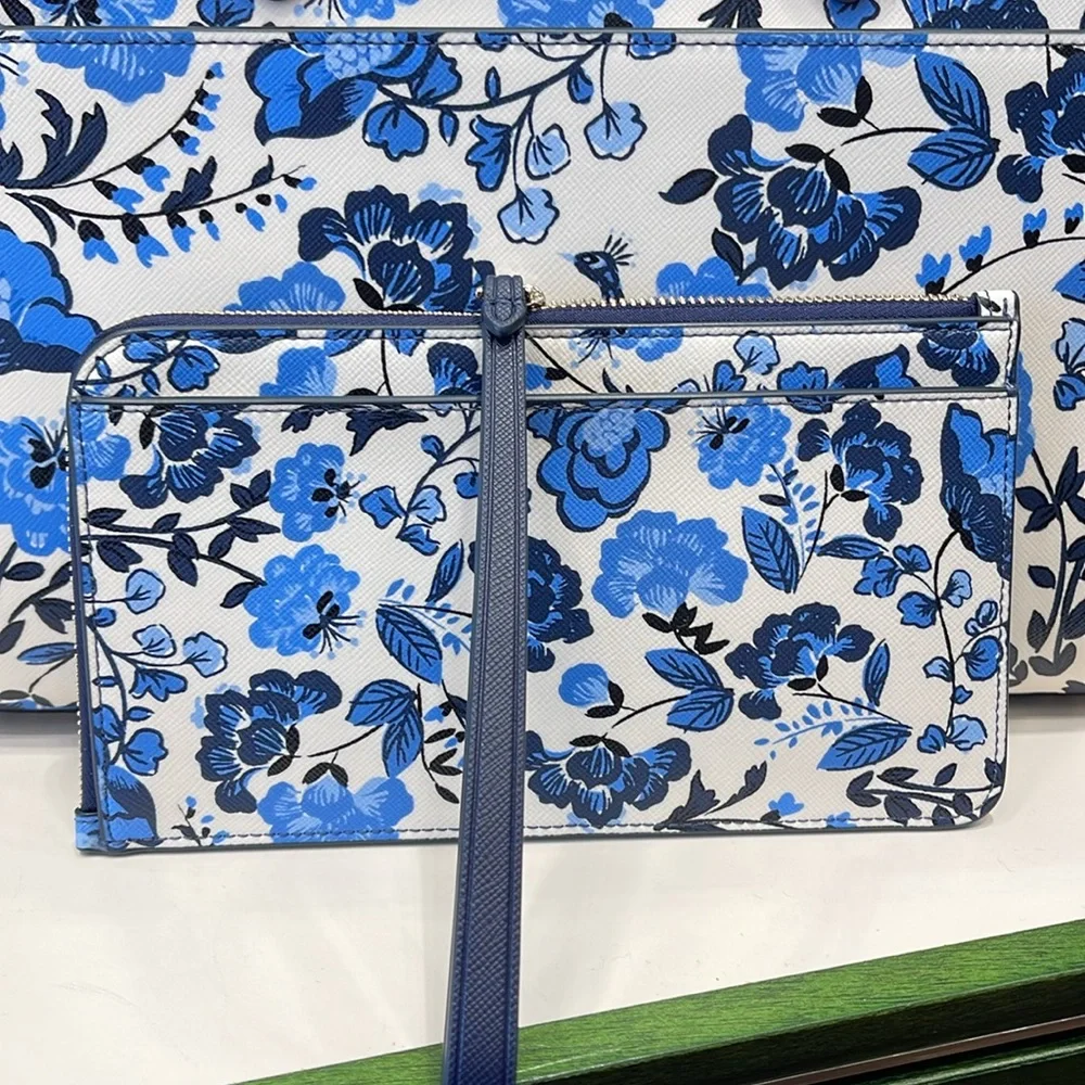 Kate Spade Lucy Vase Floral Medium L Zip Wristlet
Blue Multicolor 
NWT - Picture 11 of 16